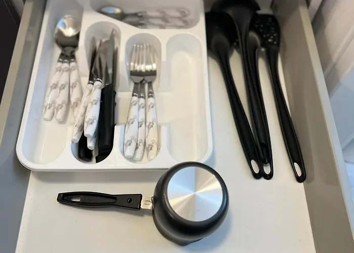 Haven, 1 Bdrm, 3 Min To 아파트 *